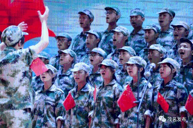 大叔钓鱼